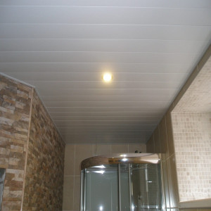 (47_С) Размер 2,1 м. x 1,95 м. - Алюминиевый качественный реечный потолок белый матовый в комплекте