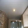 (84_С) Размер 2,1 м. x 1,7 м. - Качественный реечный потолок Cesal Белый Жемчуг в комплекте