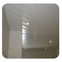 NEW реечный потолок белый глянец с белой вставкой в комплекте - Размер 1,75 м. x 1,75 м.
