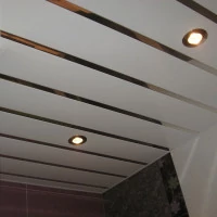 Алюминиевый реечный потолок белый матовый с хром вставкой - Размер 1,8 м. х 3 м.
