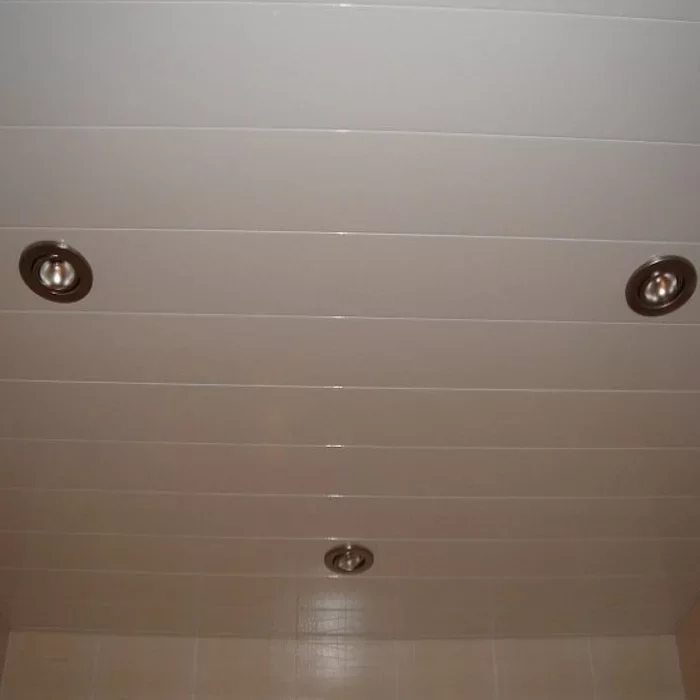 Бесщелевой качественный алюминиевый реечный потолок белый матовый в комплекте - Размер 0,9 м. х 1,5 м.