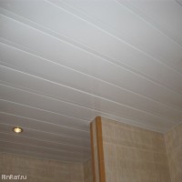 Качественный реечный потолок белый глянцевый с белой вставкой в комплекте - Размер 1,33 м. x 1 м