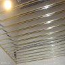 Реечный потолок супер хром люкс со вставкой золотой в комплекте - Размер 0.9 м х 2 м