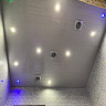 (1_MT) Размер 2,4 м. x 2 м. - Алюминиевый качественный реечный потолок металлик с хром полосой в комплекте