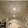(121_С) Размер 2,1 м. x 1,7 м. - Реечный потолок белый матовый с хром вставкой в комплекте