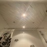 Качественный реечный потолок белый с хром вставкой в комплекте - Размер 2,1 м. х 2 м.