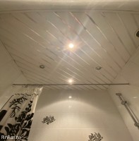 Качественный реечный потолок белый с хром вставкой в комплекте - Размер 2,05 м. х 1,5 м.