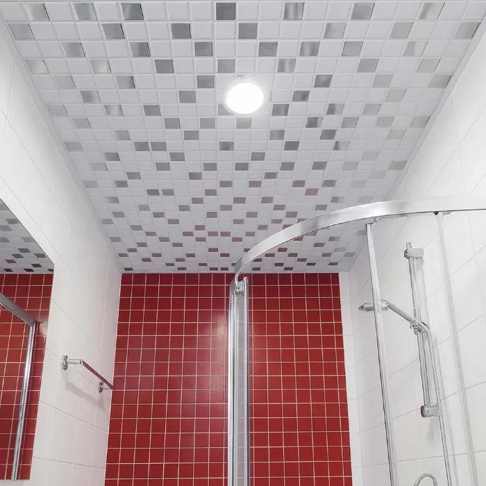 Кассетный потолок Cesal 300×300 Мозаика серебряная 046D объёмная — комплект 2.7 × 2.0 м