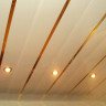Алюминиевый качественный реечный потолок белый с золотой вставкой в комплекте - Размер 2,2 м. х 1,8 м.